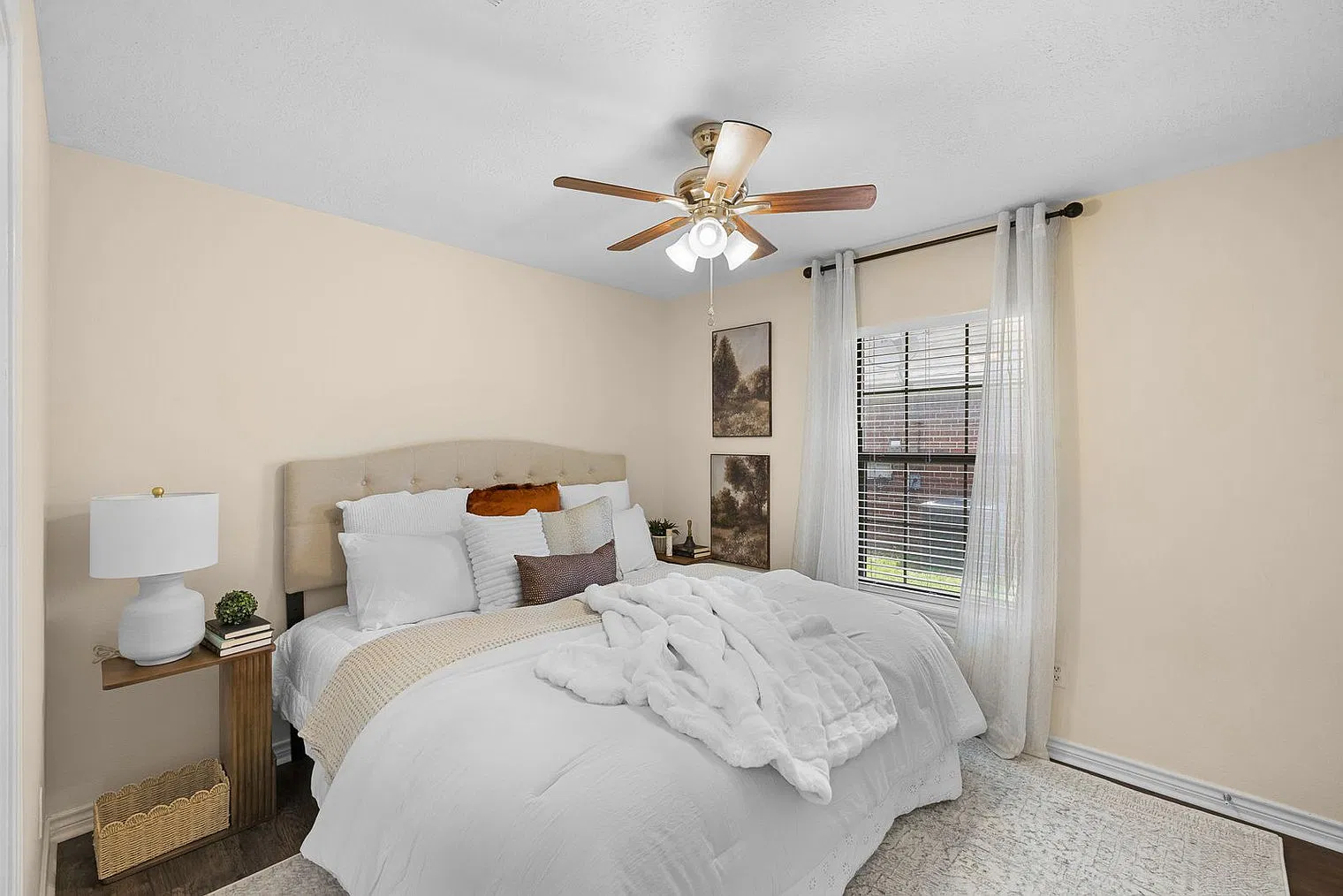 3 bed, 2.0 bath, $5,668 — Photo 2