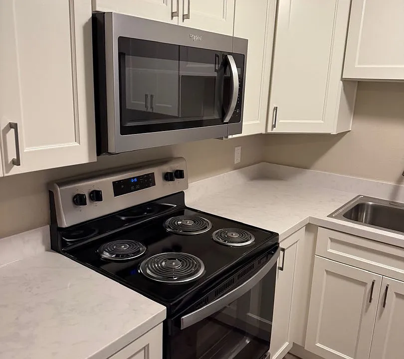 427 W Elm St