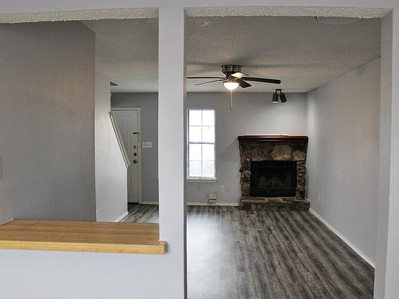 4th image of 2817 Wimbledon Ct APT D