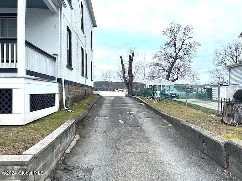 3rd image of 201 8th Avenue