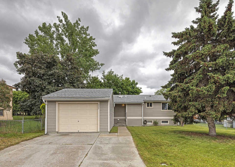 1st image of 2327 W Summit Dr