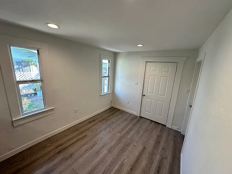 4225 Central Ave — Photo 16