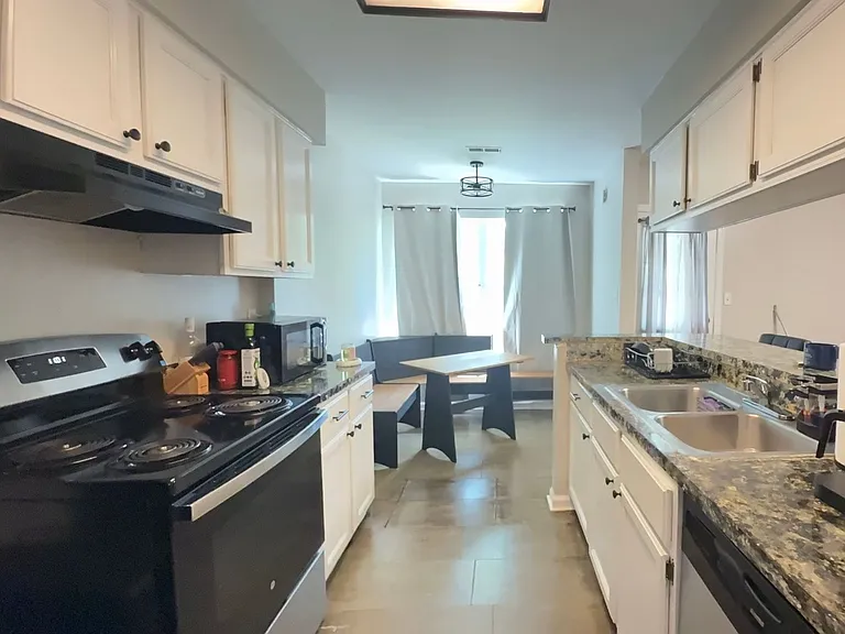 17 S Gawain Way — Photo 2