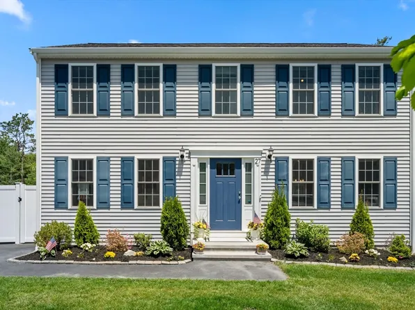 27 Copper Lantern Dr, Plymouth, MA 02360