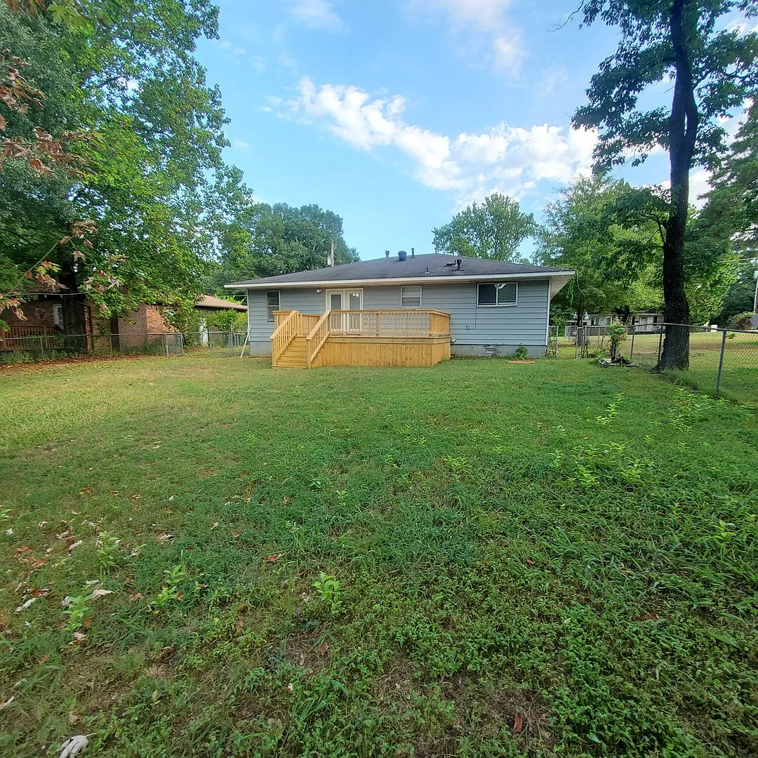 3 bed, 2.0 bath, 1208 sqft, $1,500 — Photo 4