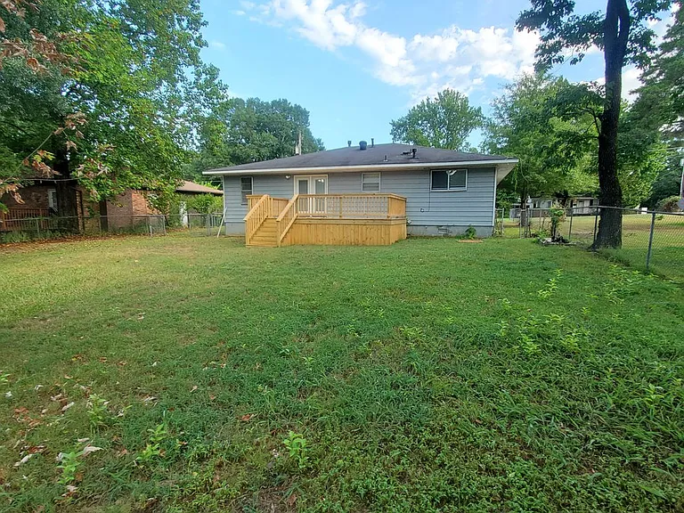 702 Wildwood Ave — Photo 9