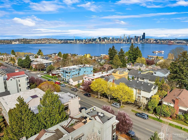 3rd image of 1633 California Avenue SW #B