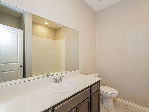 5th image of 3597 33thrd Woodlake 22_ Dr #203-1006