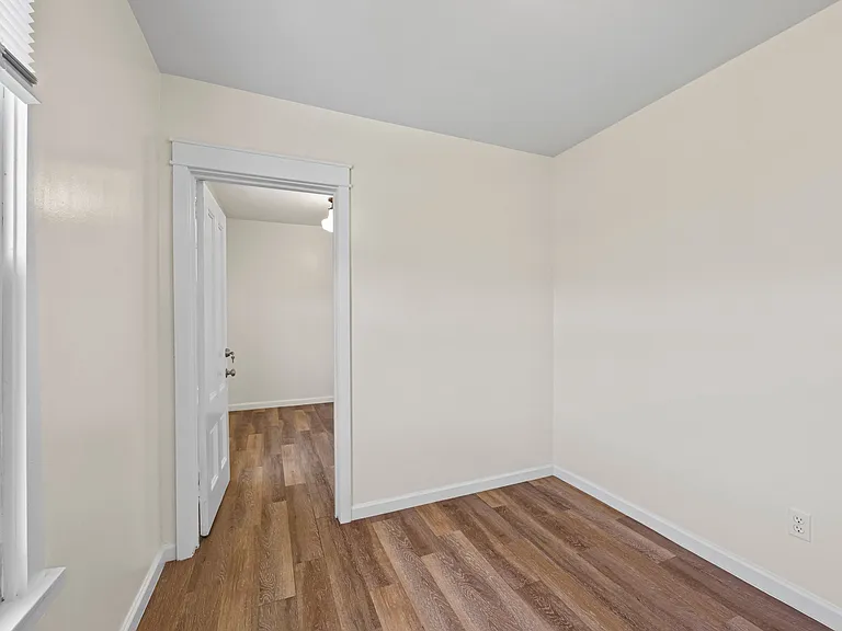 35 North St #B — Photo 18