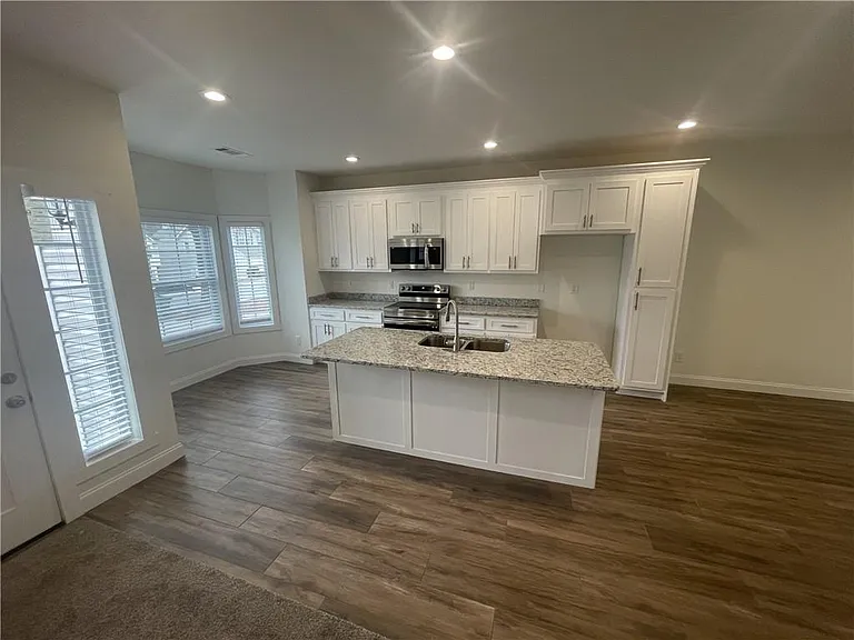 4034 Oak Glenn Dr — Photo 4