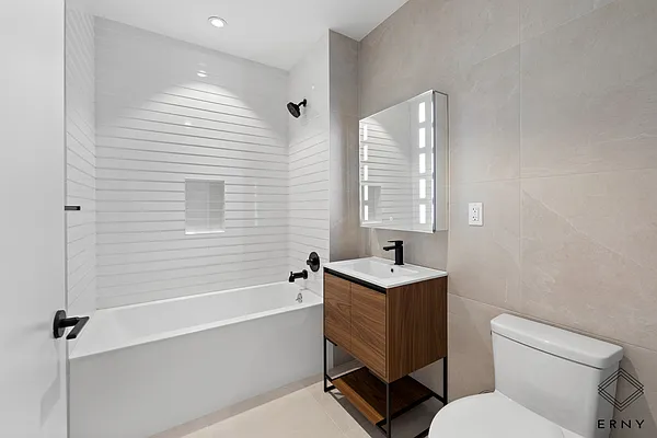 Rented by ERNY LLC | media 29