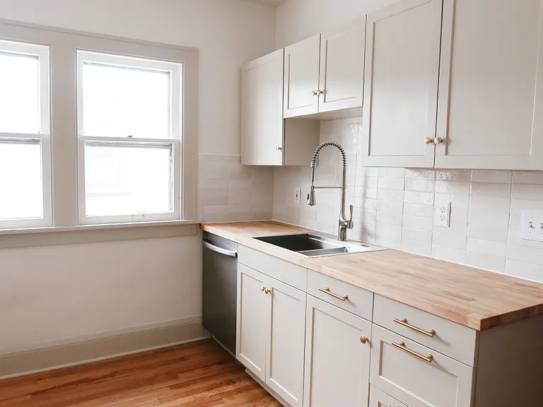 2132 Waterbury Rd #UP — Photo 2