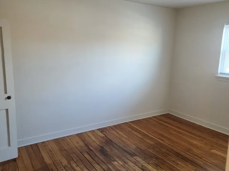343 S Marshall St — Photo 10