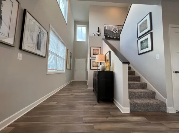 1511 Dogwood Ln, Carver, MN 55315