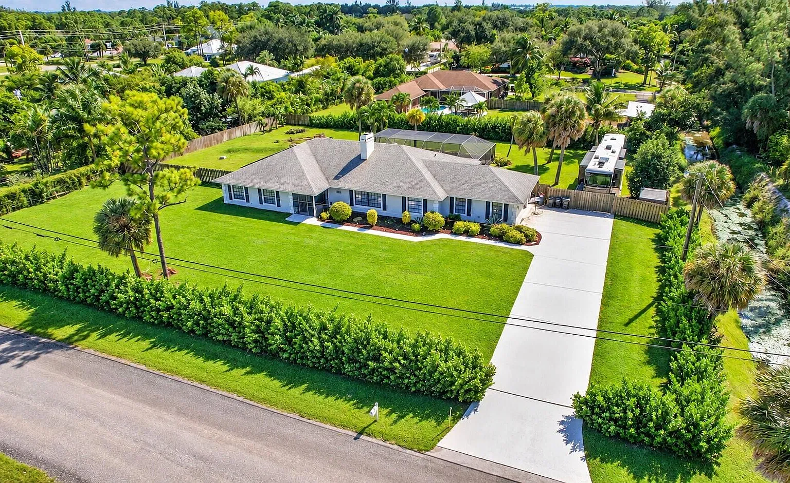 4 bed, 3.0 bath, 2599 sqft, $7,950 — Photo 3