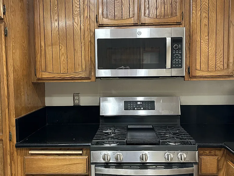 13515 Grain Ln — Photo 7