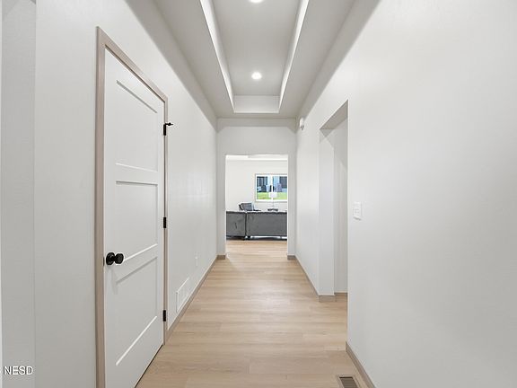 4th image of 685 Kaylee Ct