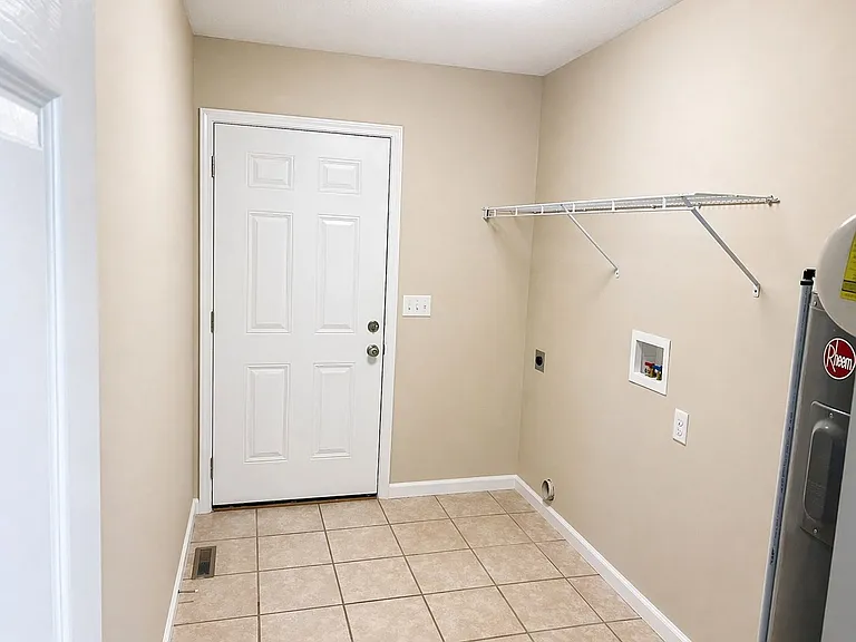 3982B Howard Gap Rd #B — Photo 10