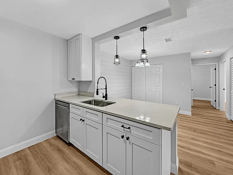 Springview Apartments — Photo 16