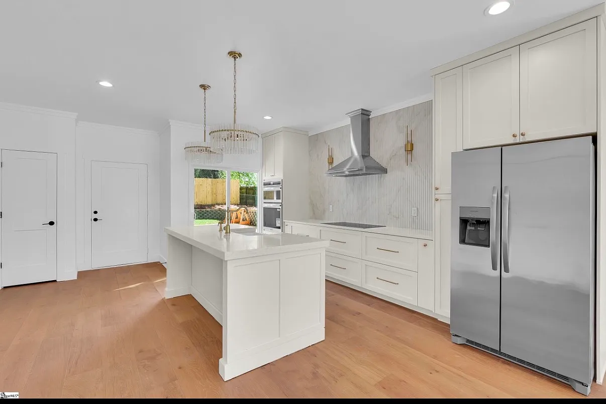 3 bed, 1645 sqft, $2,650 — Photo 2