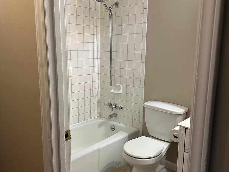 410 Savannah Ave — Photo 7