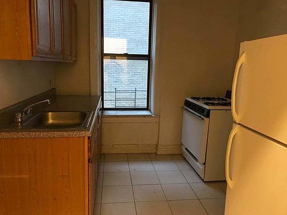 3rd image of 672 Ocean Ave APT D2