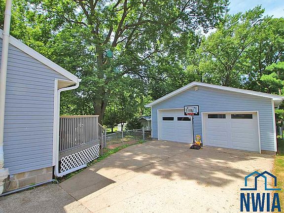 3rd image of 2637 S Walker St