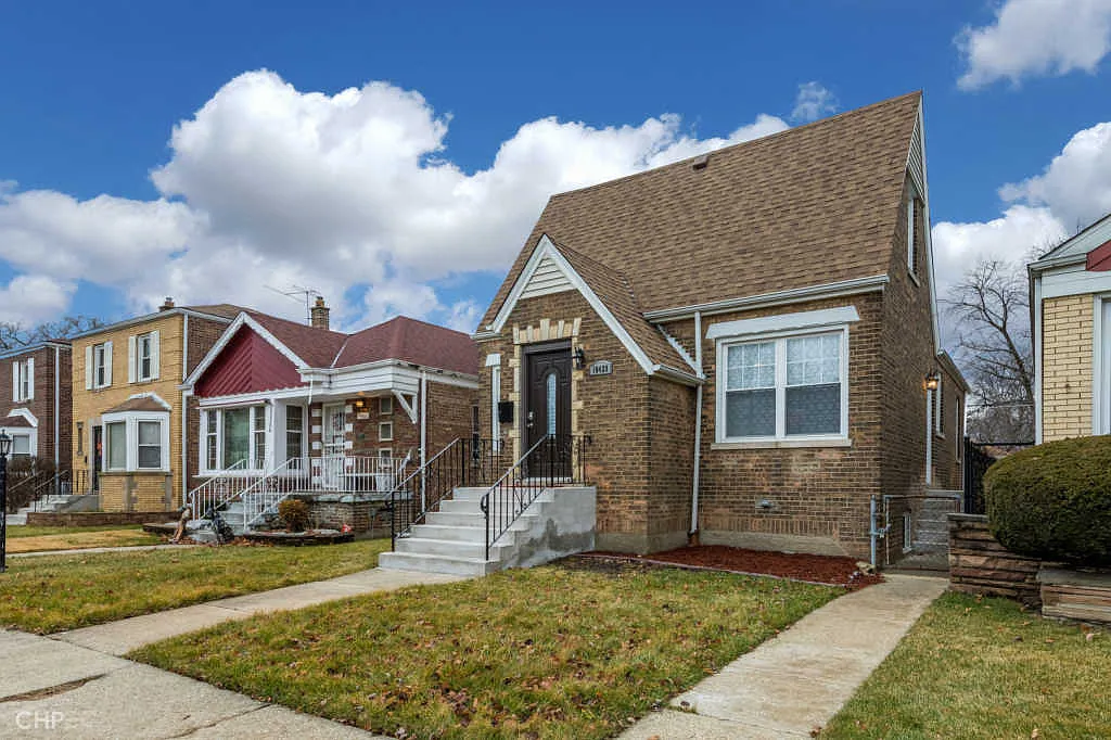 10428 S Forest Ave photo 1