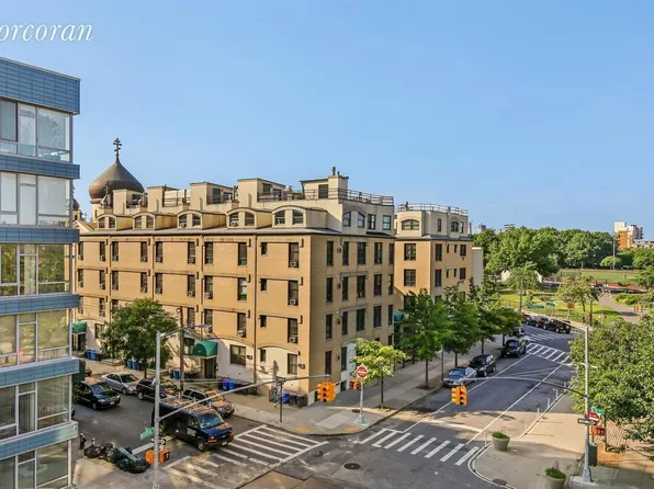 5 Roebling St #4B, Brooklyn, NY 11211