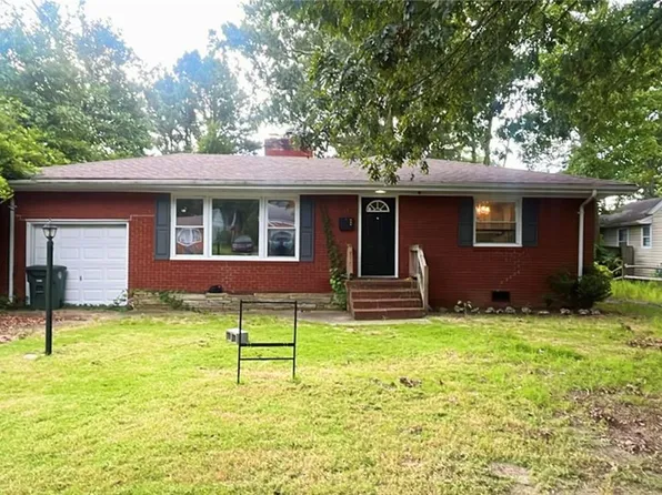 11 Greenwood Rd, Newport News, VA 23601