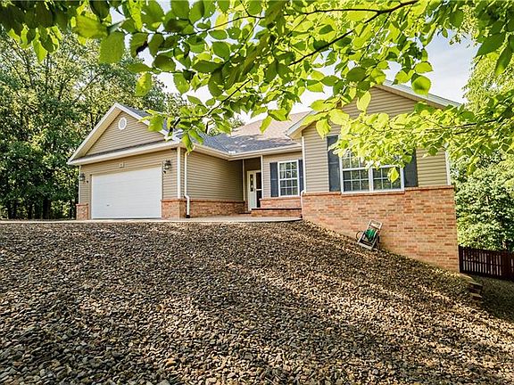 2nd image of Hemel Ln