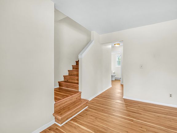 2nd image of 282 Connie Dr #282
