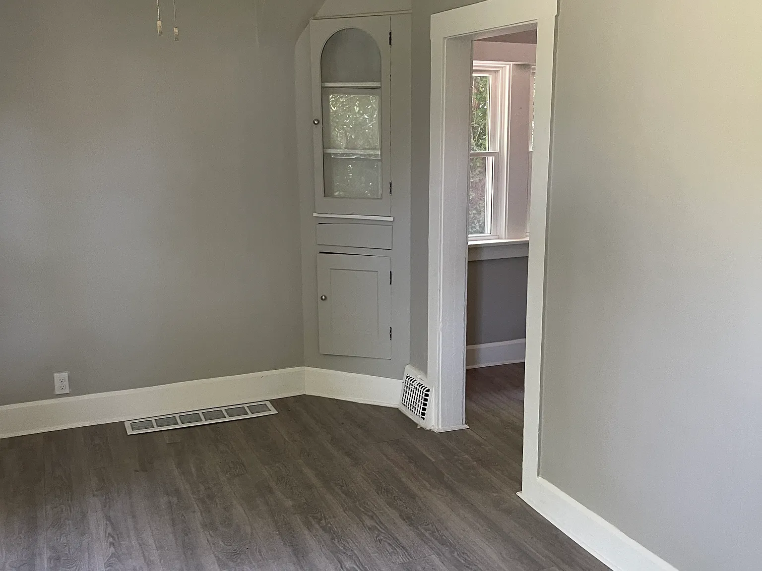 2 bed, 1.0 bath, 1491 sqft, $975 — Photo 4