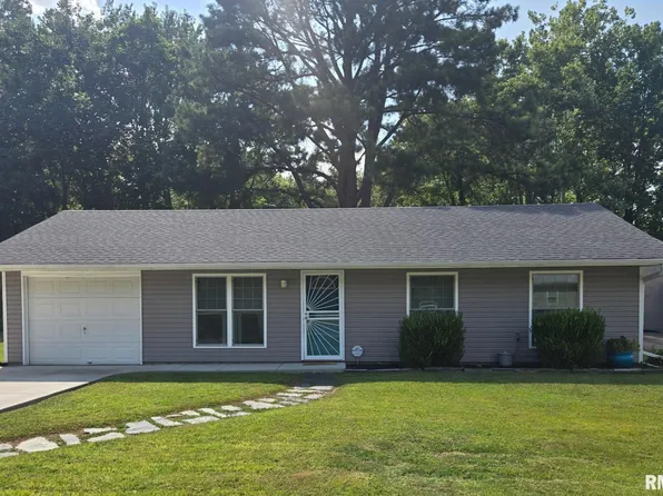 713 N 26th St, Herrin, IL 62948
