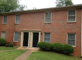 371 Freeport Dr, Lawrenceville, GA 30046