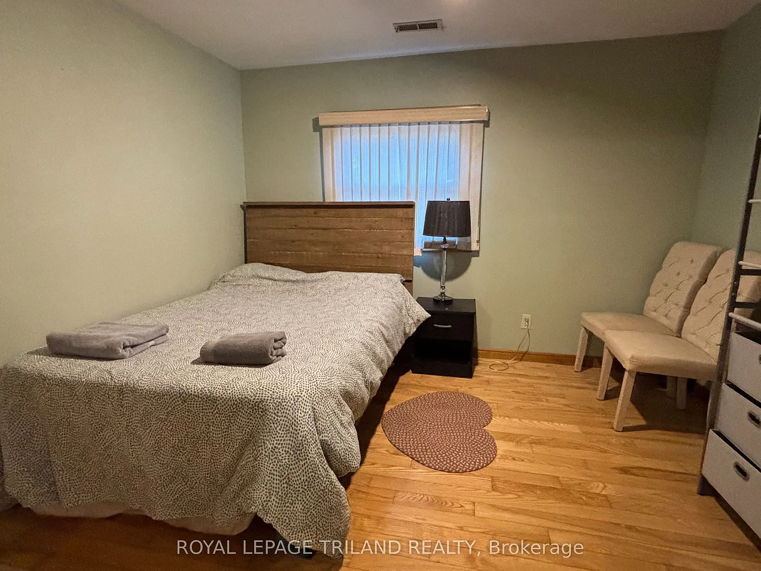 2 bed, $2,400 — Photo 4