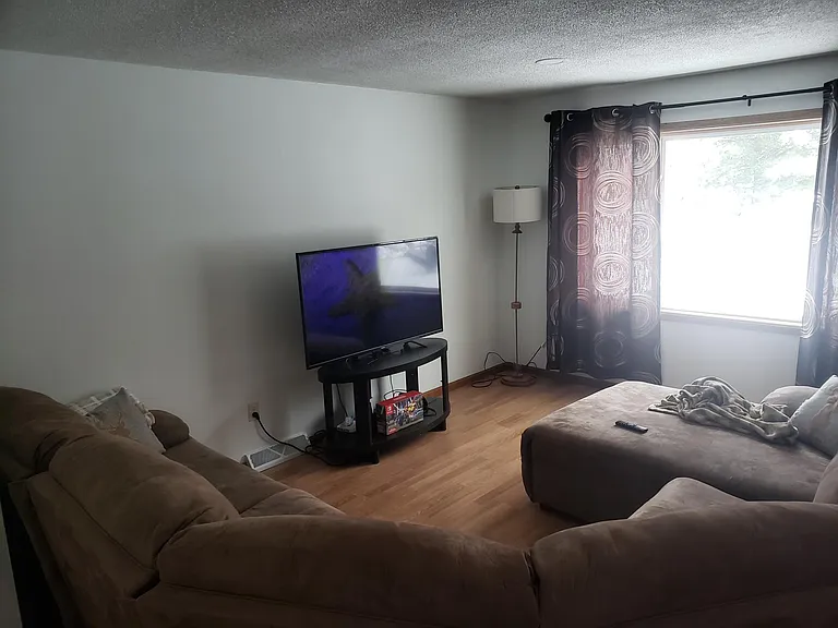 18280 Icicle Rd — Photo 2