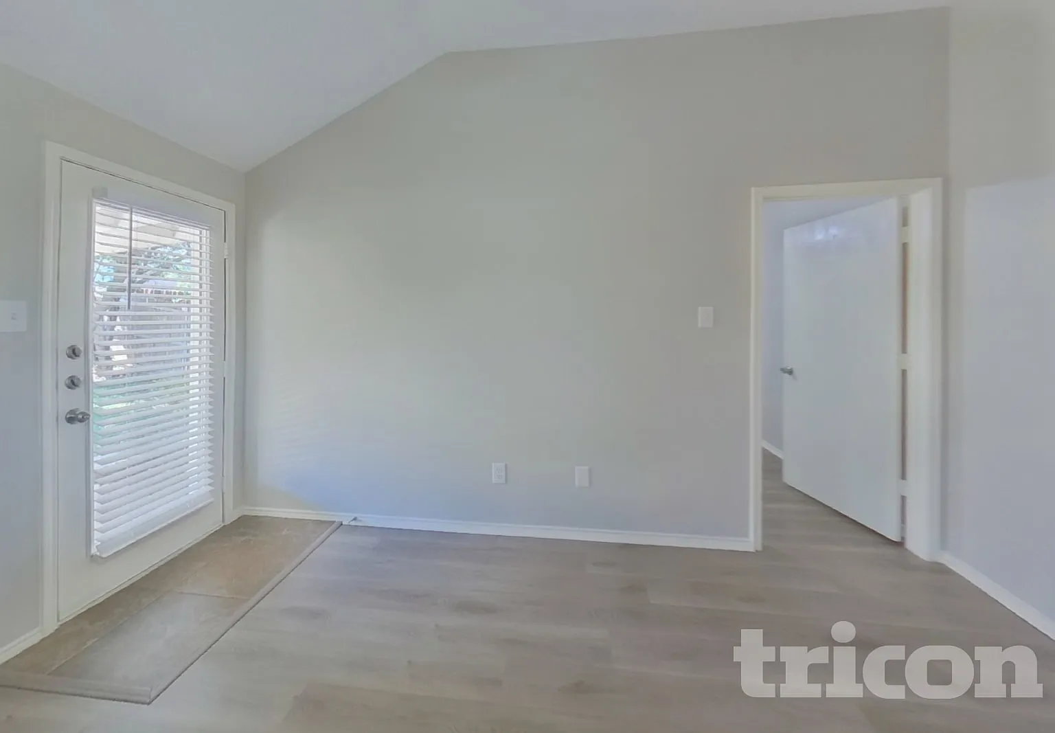 12212 Rolling Ridge Drive Fort Worth TX — Photo 2
