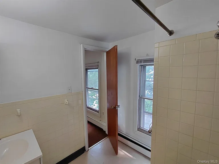 96 Clinton Ave #4 — Photo 7
