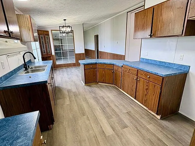 202 One Tree Ln — Photo 4