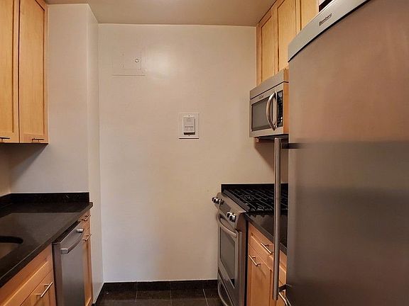 4th image of 145 4th Ave APT 11D