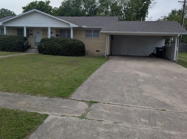 108 S 4th Ave #A, Madill, OK 73446