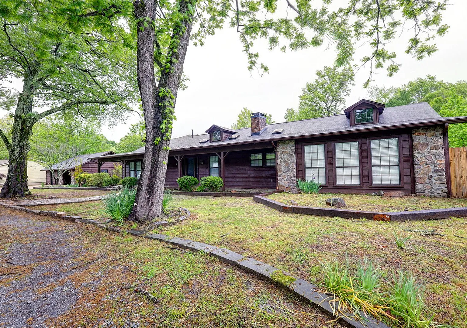 3 bed 3 bath single family house — Photo 4