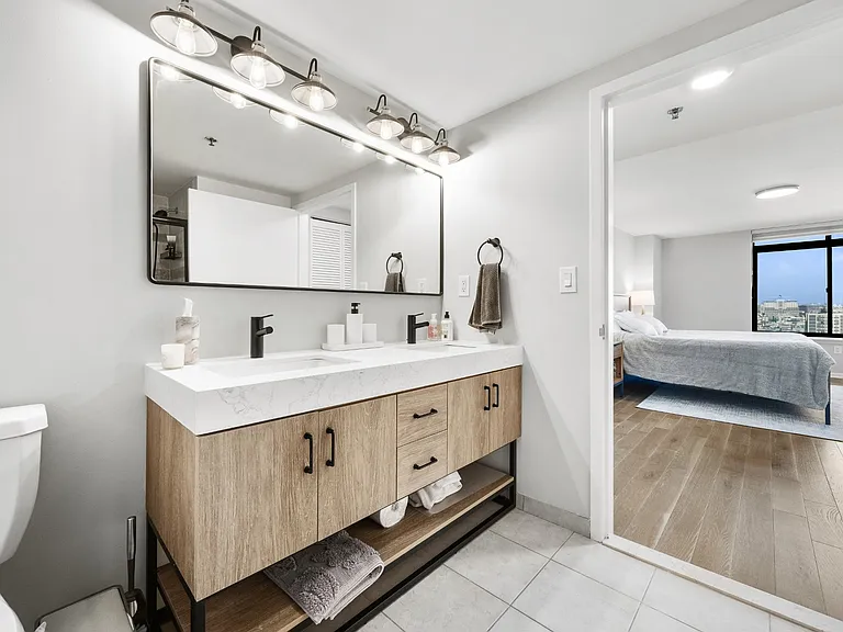 700 1st St #14F — Photo 14
