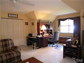 4th image of 1218 Sycamore Ave