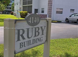 4140 NW 44th Ave APT 204, Lauderdale Lakes, FL 33319