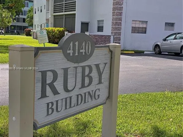 4140 NW 44th Ave APT 204, Lauderdale Lakes, FL 33319