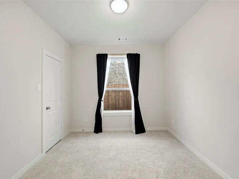 29821 Ellwood Ln — Photo 5