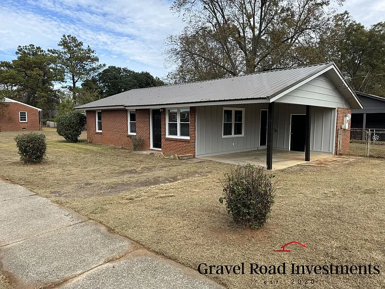 2103 Martin Luther King Jr Blvd — Photo 17