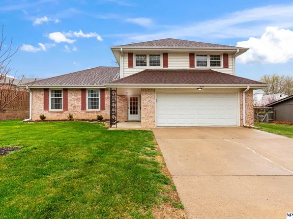 1634 Holling Dr, Omaha, NE 68144